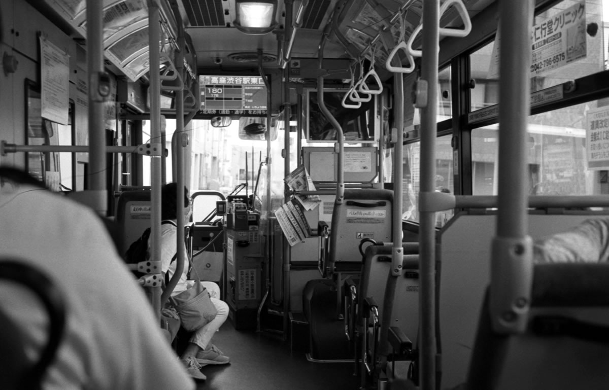 高座渋谷駅からバスに乗ります｜Rollei 35S + Fomapan 400 Action