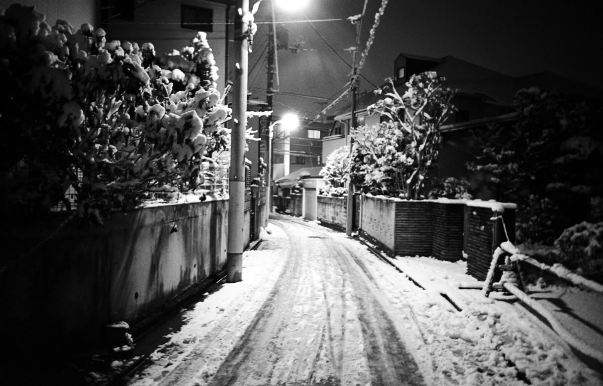 雪は珍しいので楽しいなぁ｜Leica M3 + SUMMARON-M f5.6/28mm + ILFORD HP5 PLUS