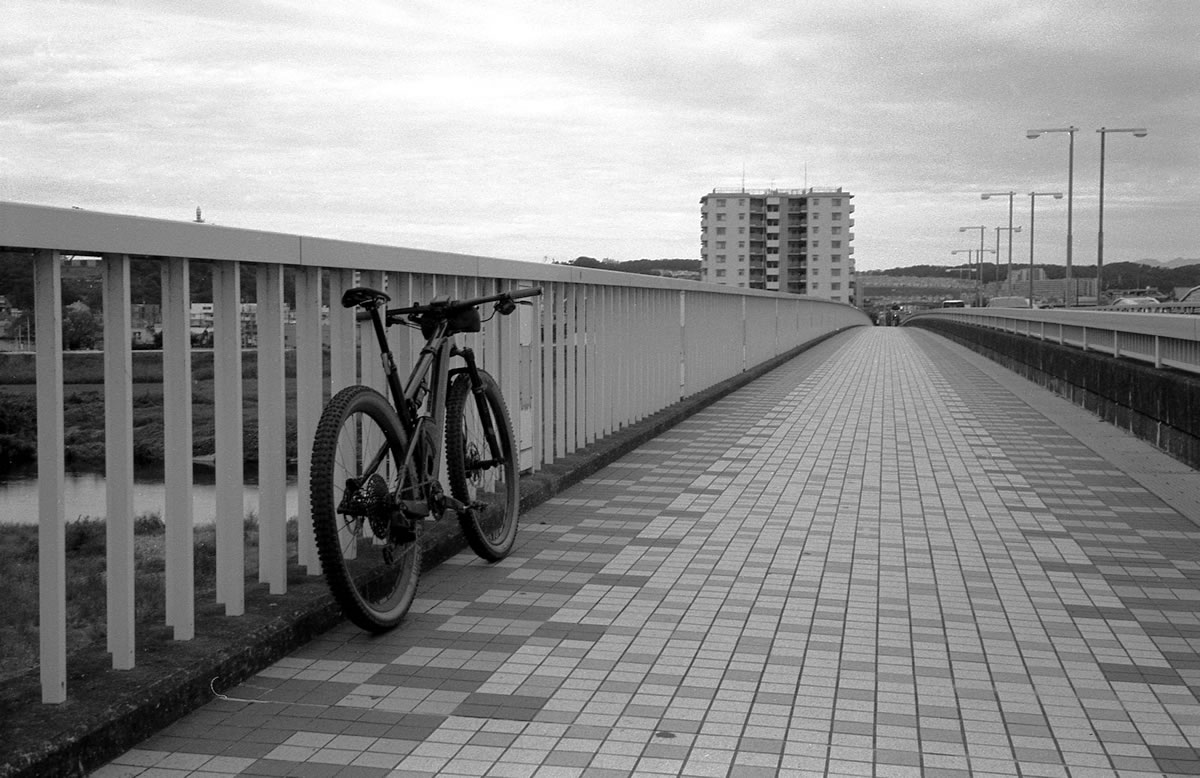 MTBで東小金井を目指します｜Rollei 35S + MARIX 400