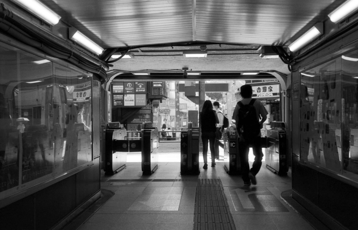 本日は原宿｜Rollei 35S + Fomapan 400 Action