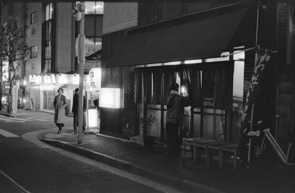 大衆酒場BEETLE 五反田の店舗情報｜Leica M3 + C Sonnar T* 1.5/50 ZM + Fujifilm Neopan 400 Presto