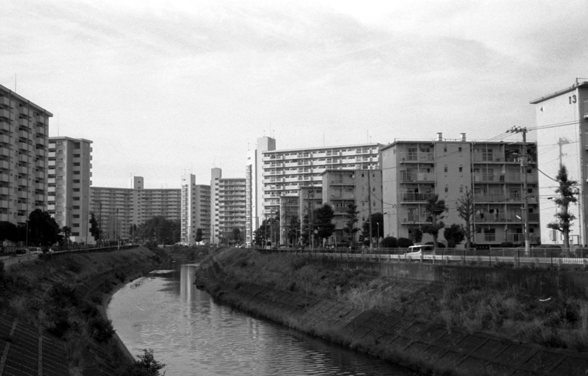 いちょう団地は通称ベトナムタウン｜Rollei 35S + Fomapan 400 Action