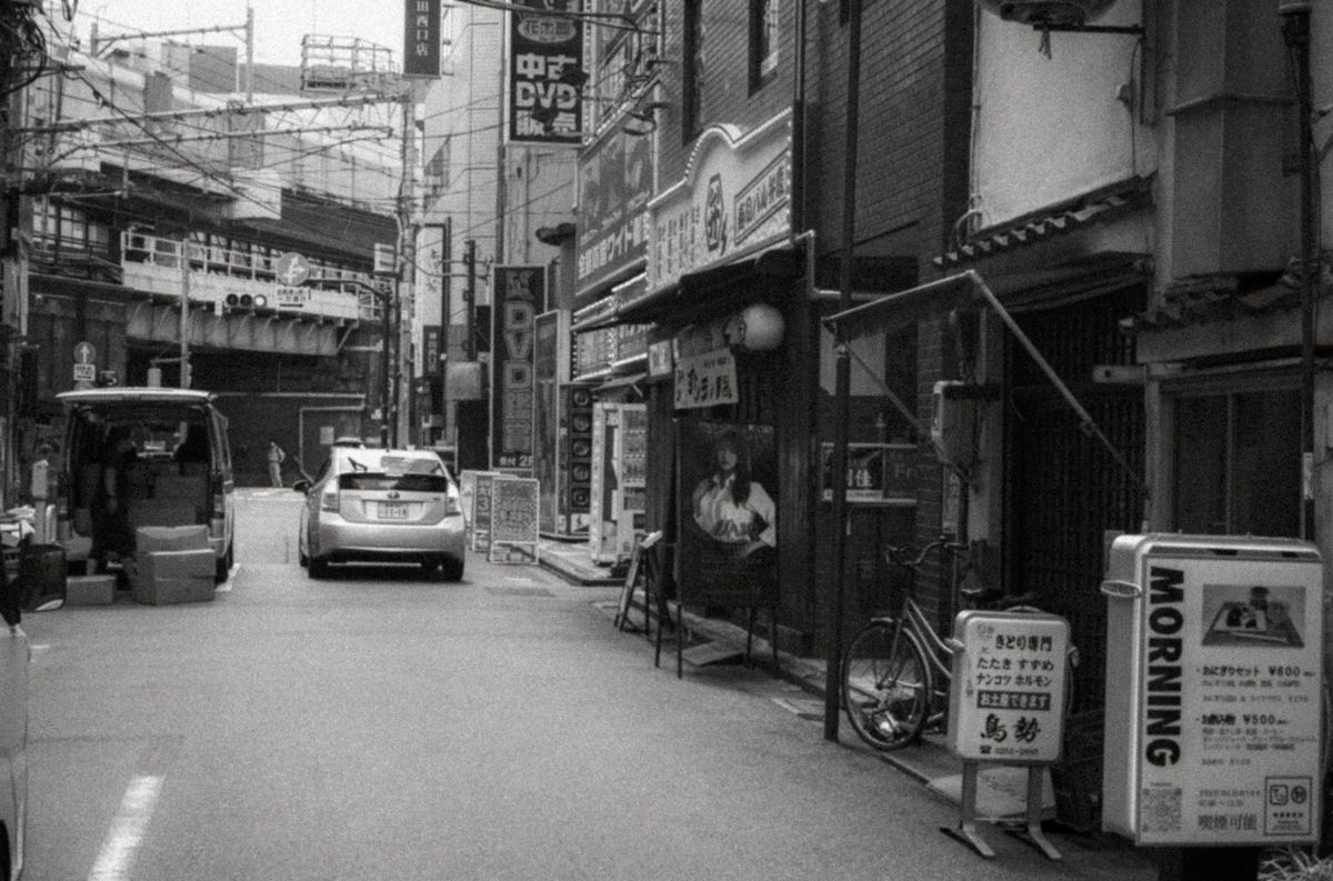 気軽に美味しいお寿司を食べるならココ｜Leica M10 Monochrom + SUMMILUX-M f1.4/50mm ASPH.