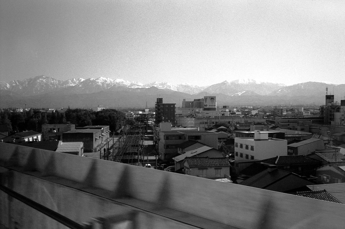 立山連峰、かな？｜Rollei 35S + Fomapan 400 Action