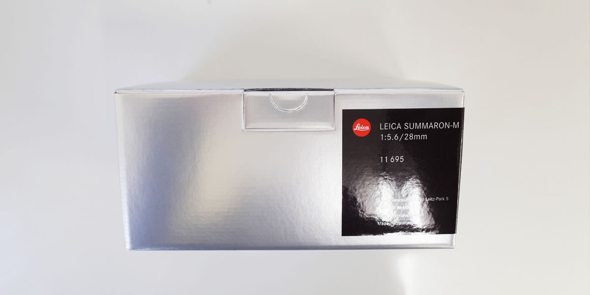仰々しい箱に入ったSUMMARON-M f5.6/28mm