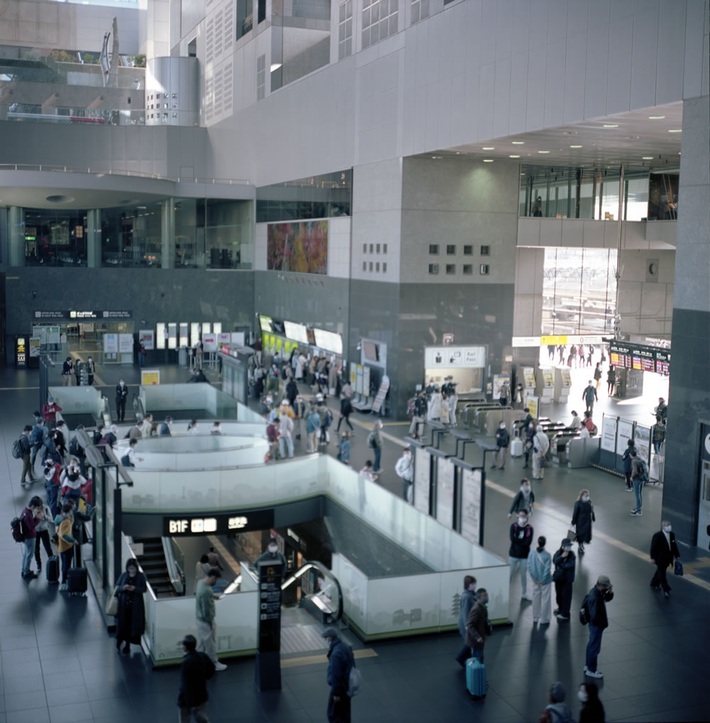 ローライフレックスで撮る京都駅｜ROLLEIFLEX 2.8F + KODAK PORTRA 160