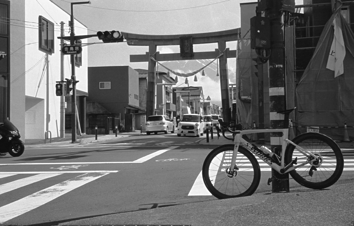 チャリで来た｜Rollei 35S + Fomapan 400 Action