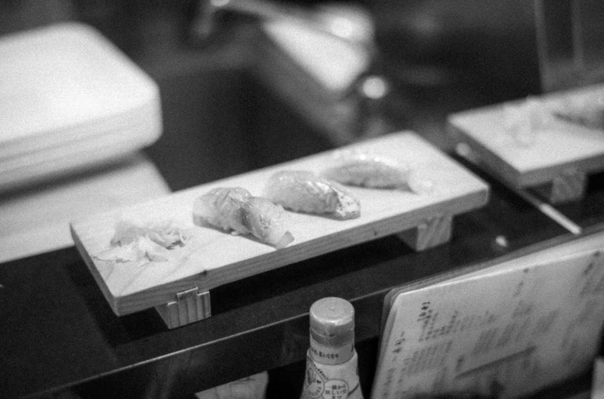 寿司弁慶の職人の手による美味しいお寿司｜Leica M10 Monochrom + SUMMILUX-M f1.4/50mm ASPH.
