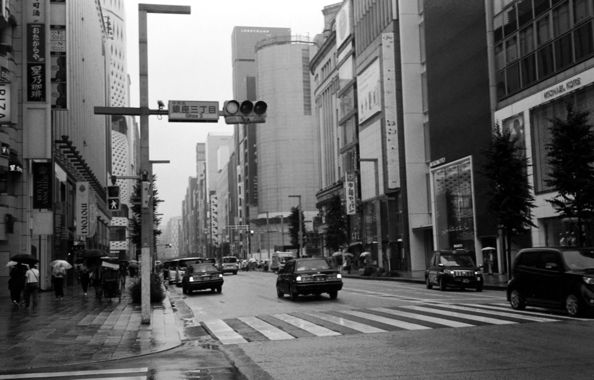 銀座三丁目｜Rollei 35S + Fomapan 400 Action