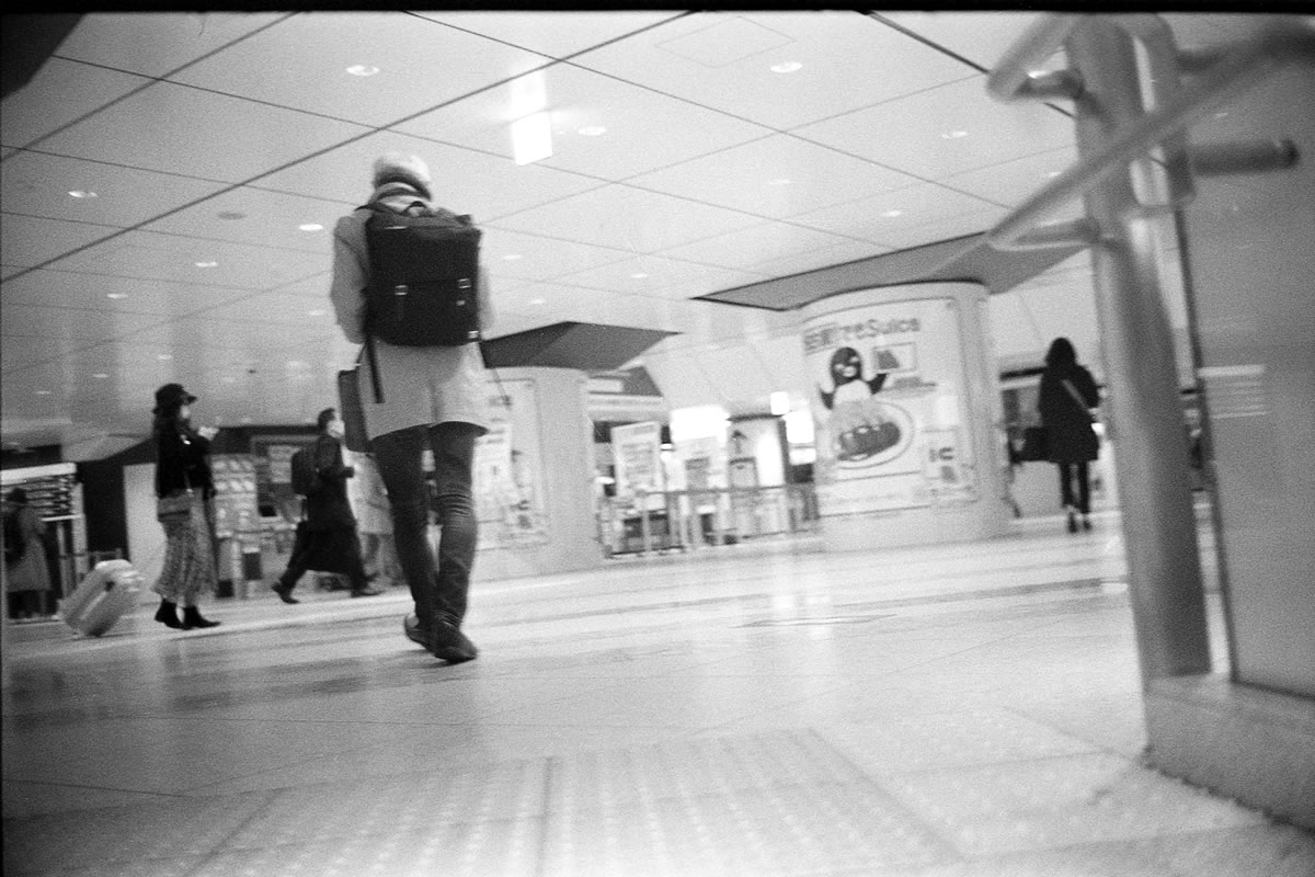 早朝の東京駅｜LEICA M5 + SUMMILUX 35mm F1.4 + Kodak TRI-X 400