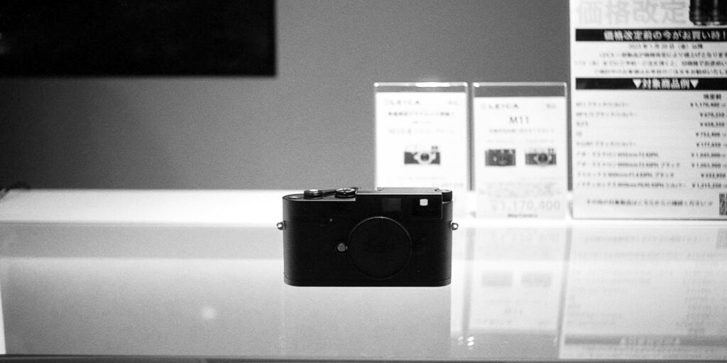 触ってしまった、新品フィルムライカ|Leica M3 + Summaron 35mm F3.5 with goggles + Fomapan 400 Action
