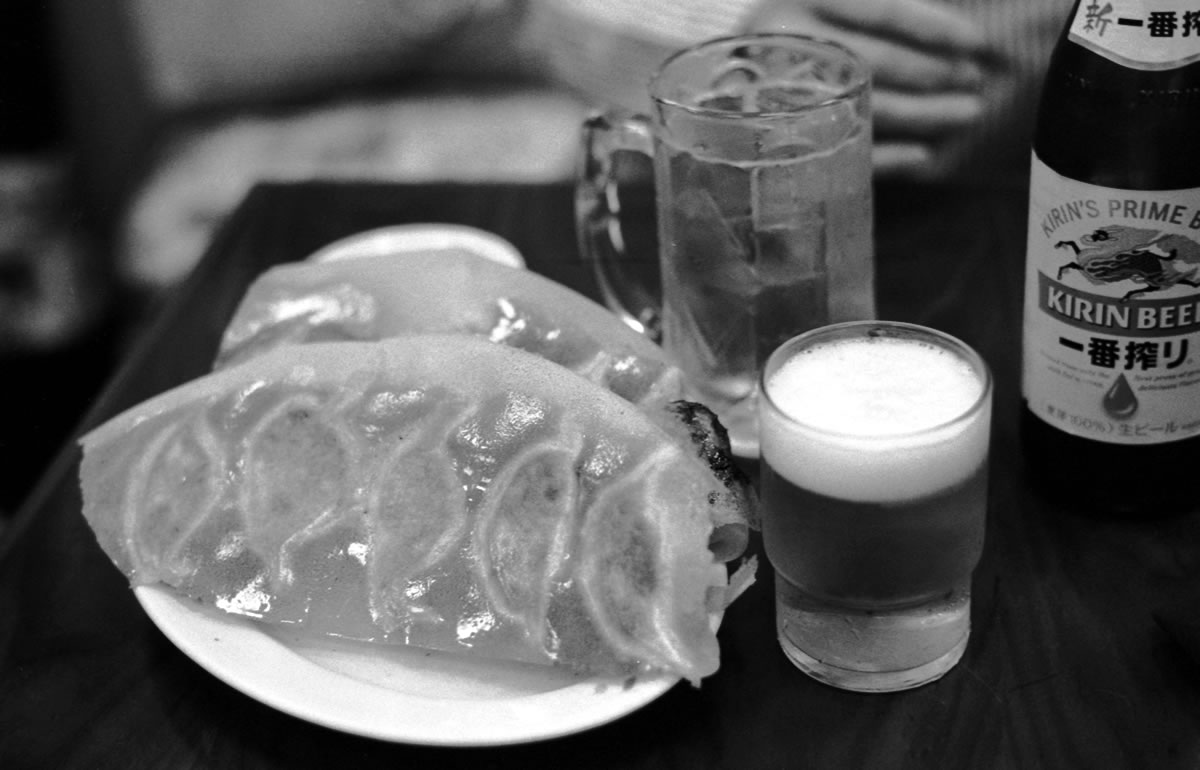 蒲田名物の餃子と対戦！｜Leica M5 + SUMMILUX-M f1.4/50mm ASPH. + Fomapan 400 Action