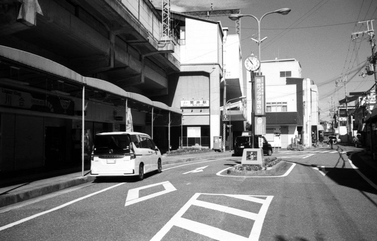 筒井駅｜Leica M5 + Summaron 35mm F3.5 with goggles + Fomapan200 Creative