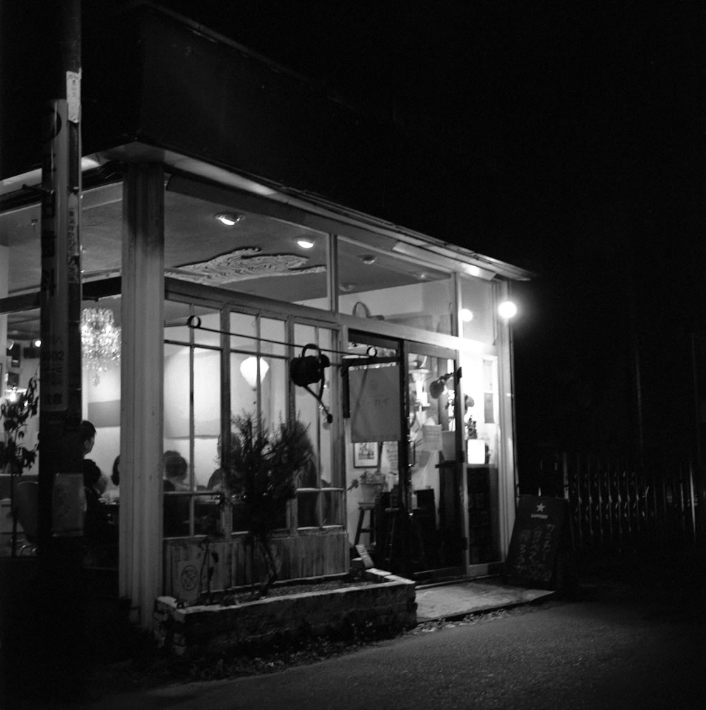 本日の目的地「クーカイ」｜ROLLEIFLEX 2.8F + Fomapan 400 Action