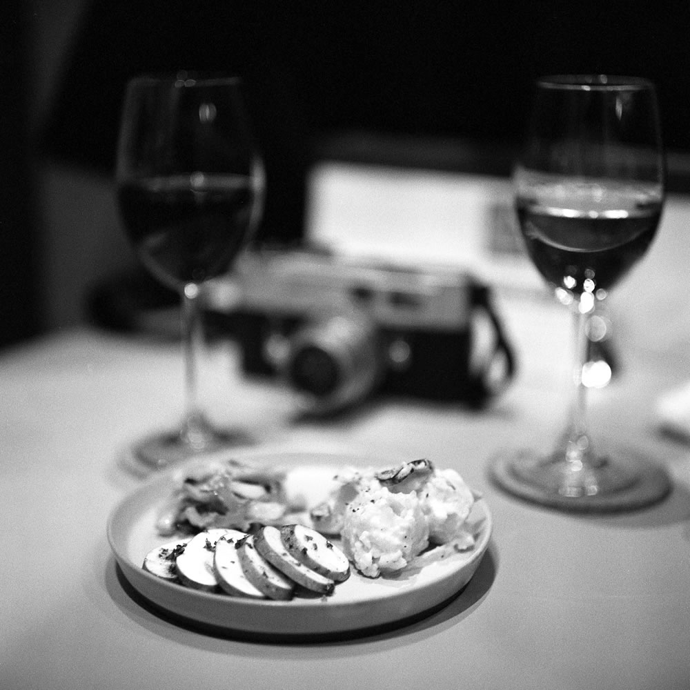 あてのわは美味しい「あて」が食べ放題(◎_◎;)｜ROLLEIFLEX 2.8F + Rolleinar 1 Bay III + Fomapan 400 Action