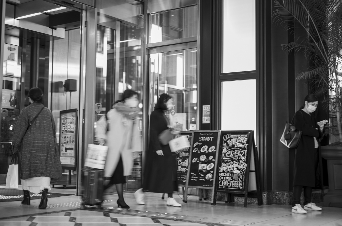 Stand Tというお店で一休み｜Leica M10 Monochrom + SUMMILUX-M f1.4/50mm ASPH.