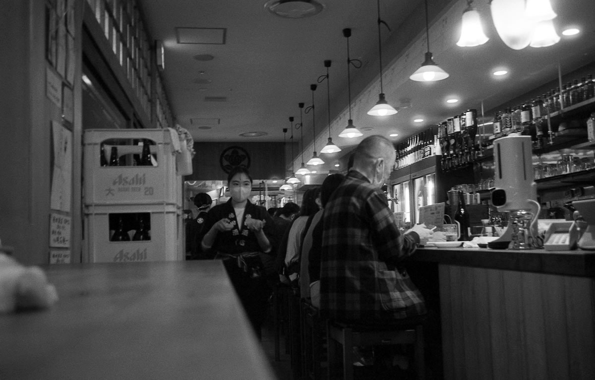 徳田酒店はオペレーションも素晴らしい｜Leica M3 + Summaron 35mm F3.5 with goggles + Fomapan 400 Action