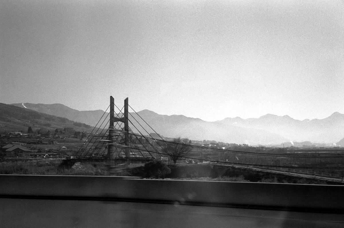 浅間山の裾野に沿って｜Rollei 35S + Fomapan 400 Action