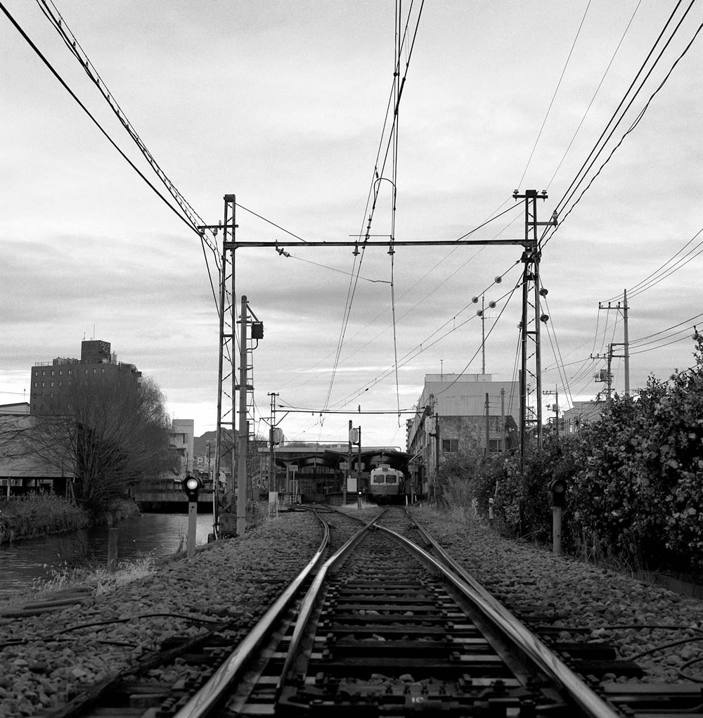 こちらは前橋中央駅｜ROLLEIFLEX 2.8F + Fomapan 400 Action