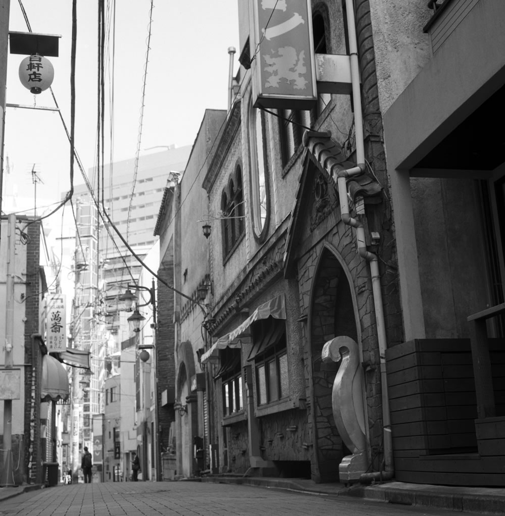 名曲喫茶ライオン、素晴らしいお店だったわ(◎_◎;)|ROLLEIFLEX 2.8F + Kentmere 400