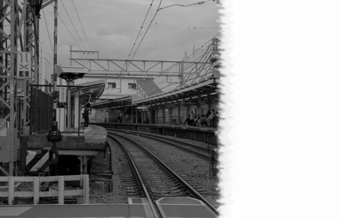 西武新宿線の下落合駅｜Leica M5 + SUMMILUX-M f1.4/50mm ASPH. + Fomapan 400 Action