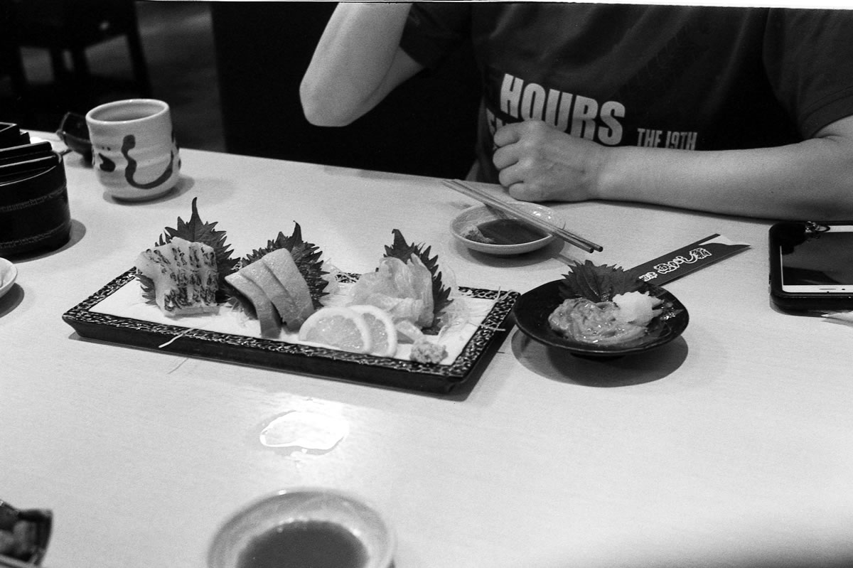 沼津魚がし鮨は美味しいチェーン店系寿司屋さん｜Rollei 35S + MARIX 400