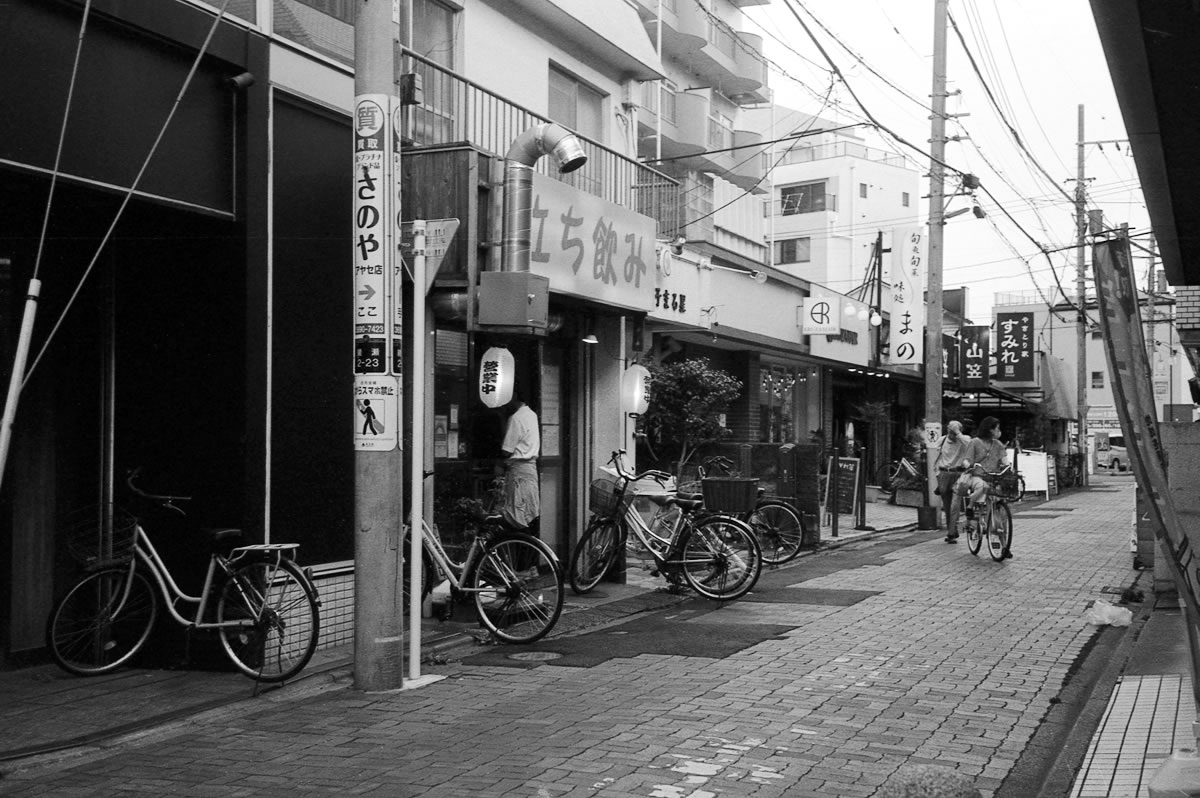 立ち飲みマルイチ綾瀬店に来ました
｜Rollei 35S + MARIX 400