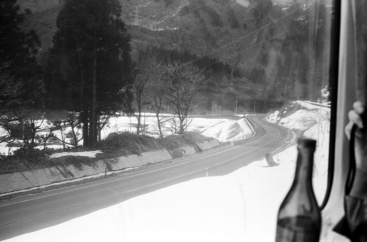 只見線沿いも雪は少な目｜Leica M3 + Summicron 35mm f/2 Goggles + Marix 400