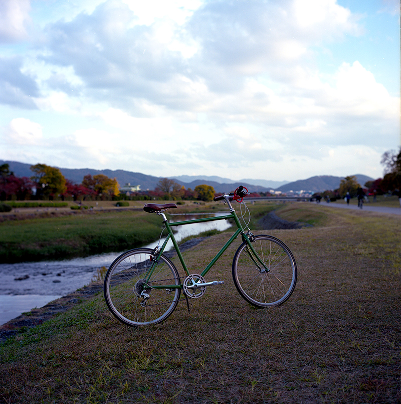 京都の移動はレンタル自転車が便利｜ROLLEIFLEX 2.8F + KODAK PORTRA 160