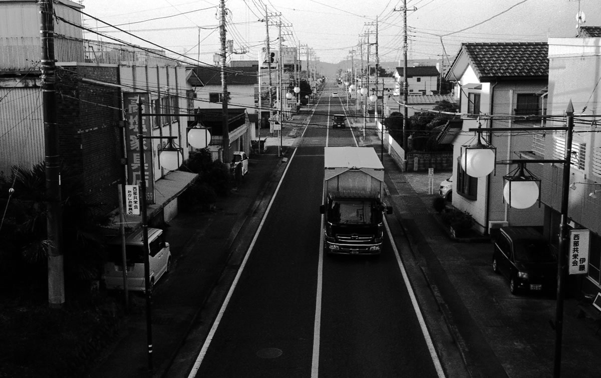 矢板のメインストリート｜Rollei 35S + MARIX 400