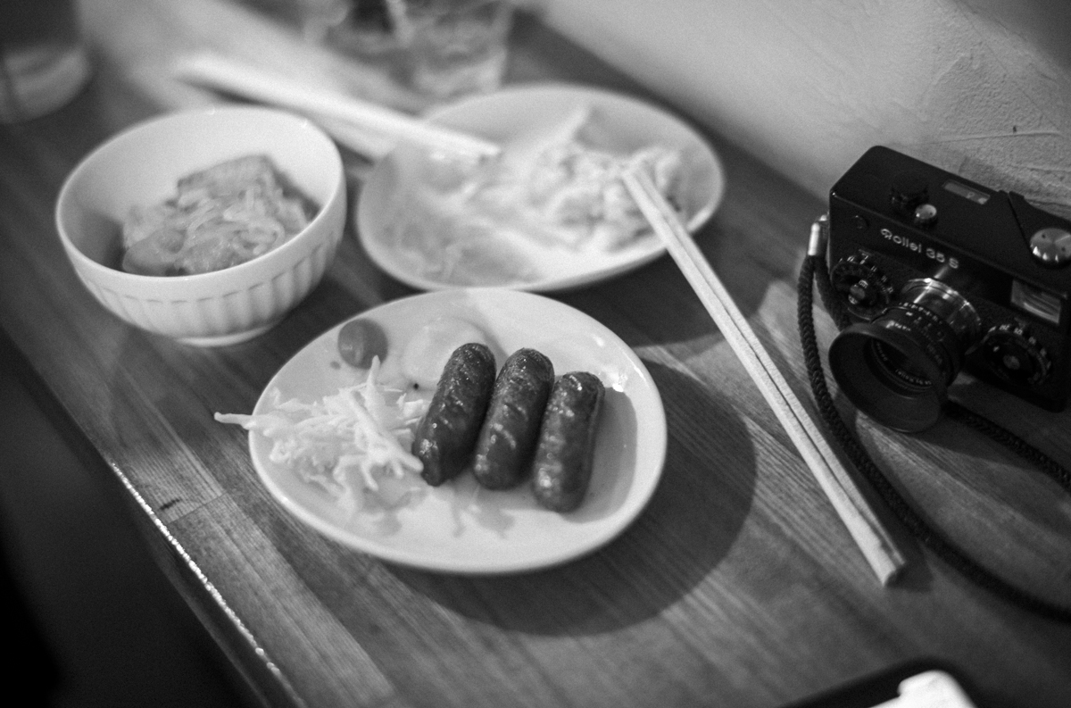 マルイチ人気の秘密は豊富なメニューと良心的な価格｜Leica M10 Monochrom + SUMMILUX-M f1.4/50mm ASPH.