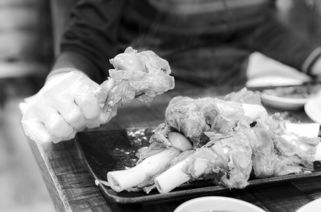 ヒツジ三昧⑥|Leica M10 Monochrom + C Sonnar T* 1.5/50 ZM
