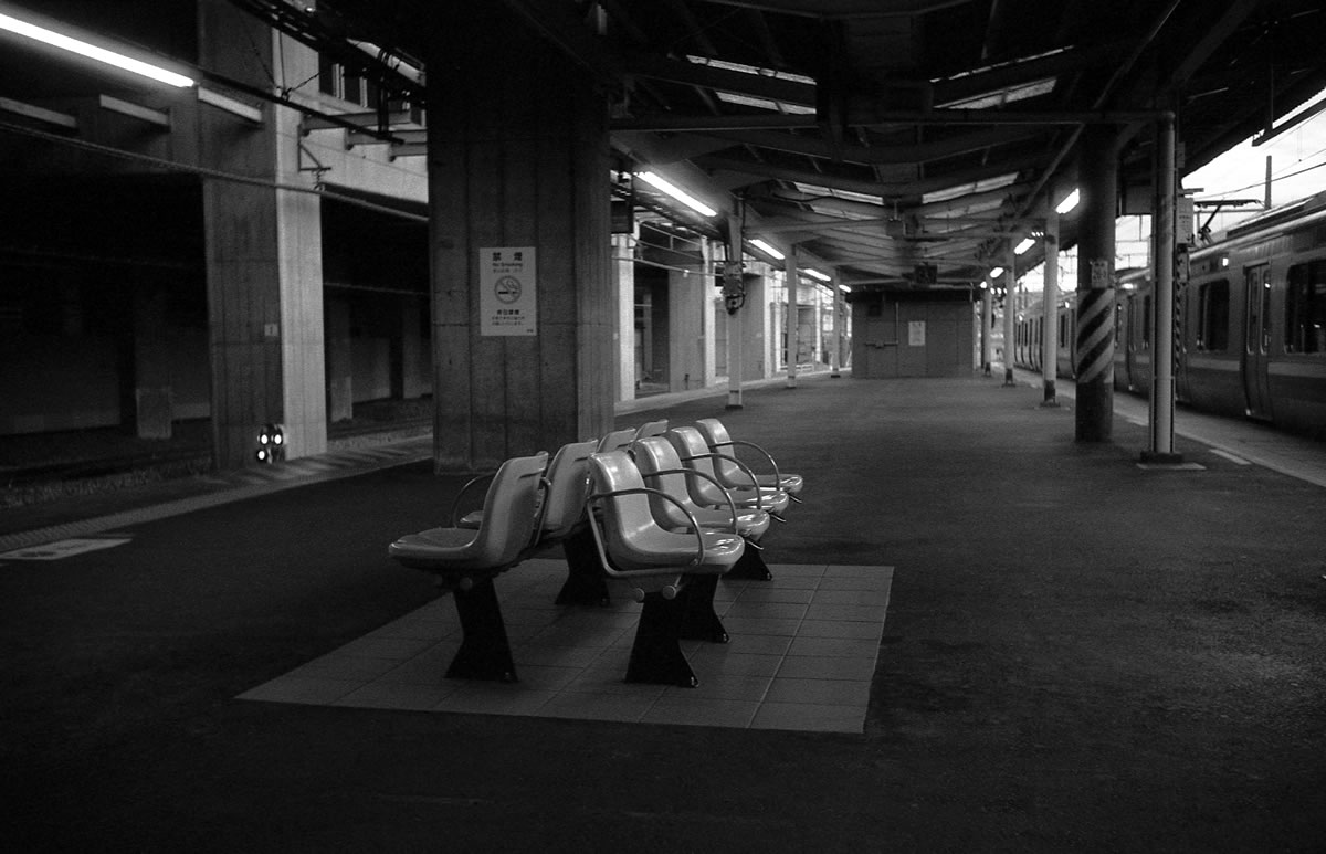 高崎駅の待ち時間に｜Leica M3 + Summaron 35mm F3.5 with goggles + Fomapan 400 Action