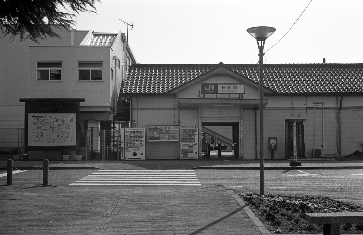 昼下がりの矢板駅からスタート｜Leica M3 + Summaron 35mm F3.5 with goggles + ILFORD HP5 PLUS