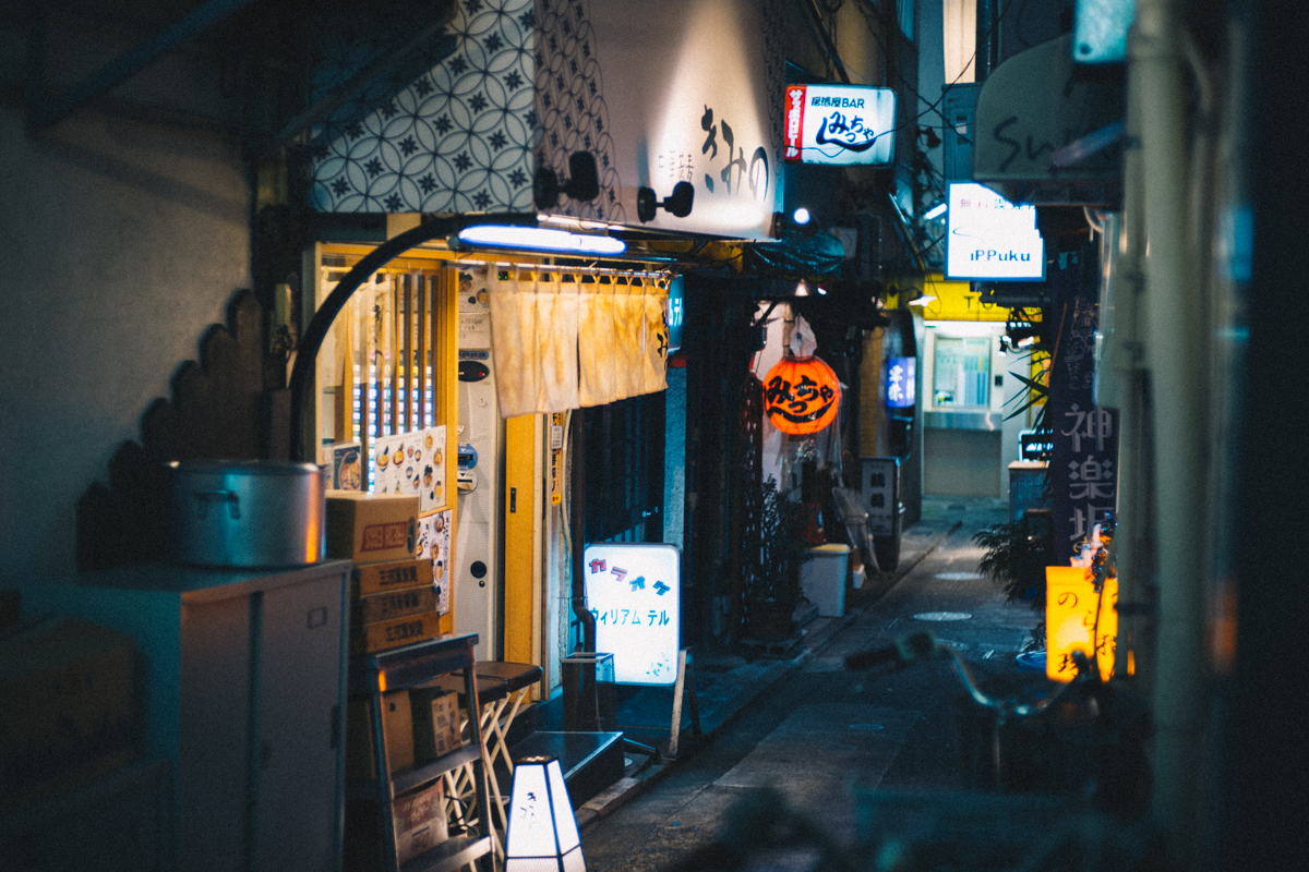 神楽坂の裏路地も面白そう｜Leica M10 + C Sonnar T* 1.5/50 ZM