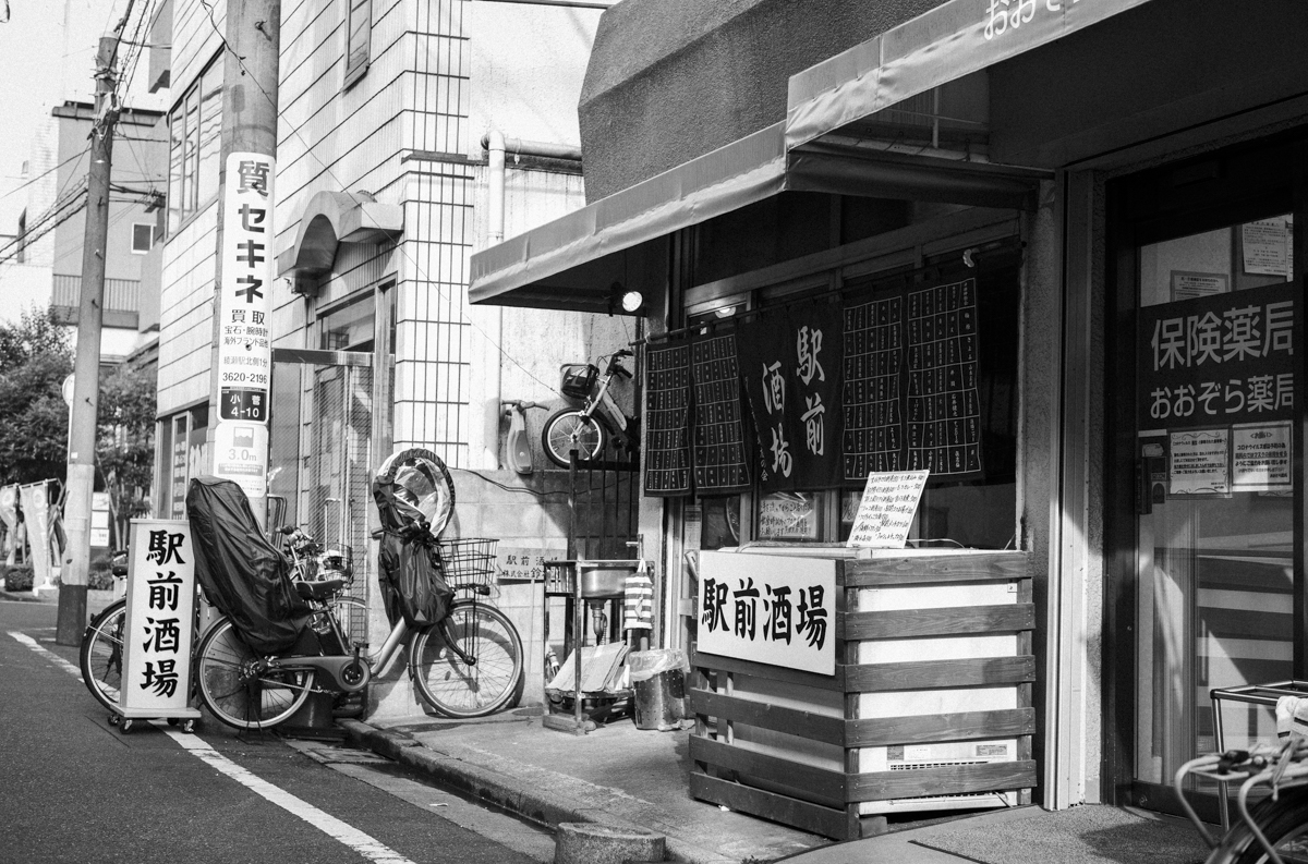 駅前酒場でM10Mについて考えた｜Leica M10 Monochrom + SUMMILUX-M f1.4/50mm ASPH.