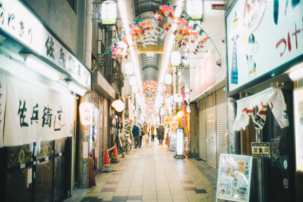 新世界、まばゆい！｜Leica M10 + Summilux 35mm f1.4