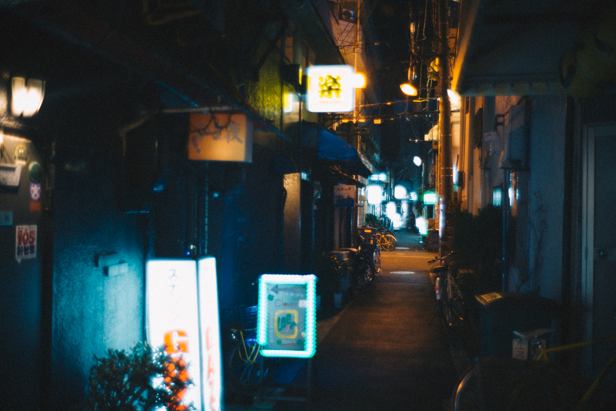 日本橋の裏路地｜Leica M10 + Summilux 35mm f1.4