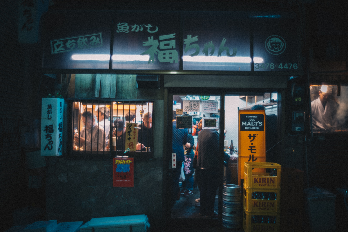 一夜の雨宿りに｜Leica M10 + Summilux 35mm f1.4