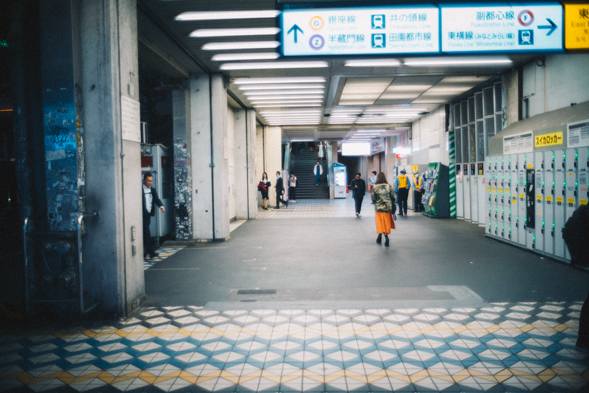 週末の人もまばらな渋谷駅｜Leica M10 + Summilux 35mm f1.4