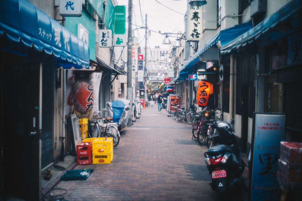 「聖地」な空気が漂う昼の蒲田｜Leica M10 + Summilux 35mm f1.4