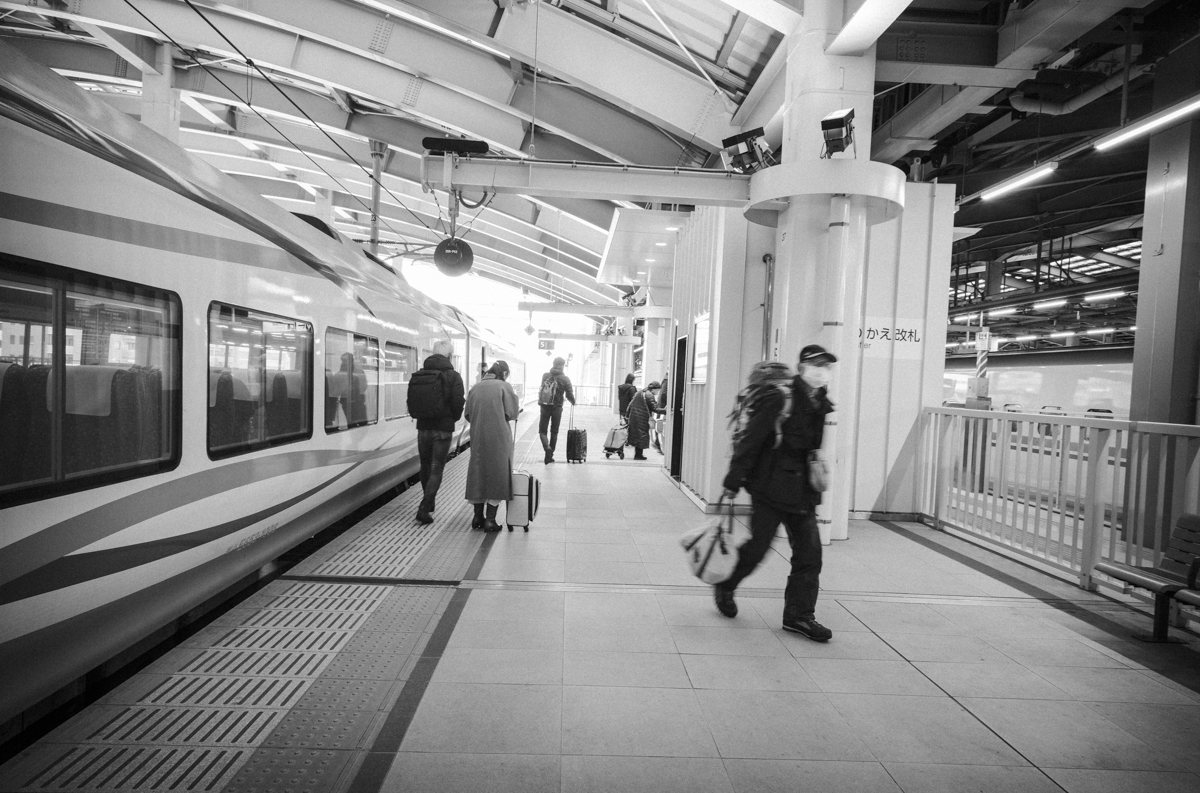 新潟駅に到着｜Leica M10 Monochrom + C Biogon T* 4.5/21 ZM