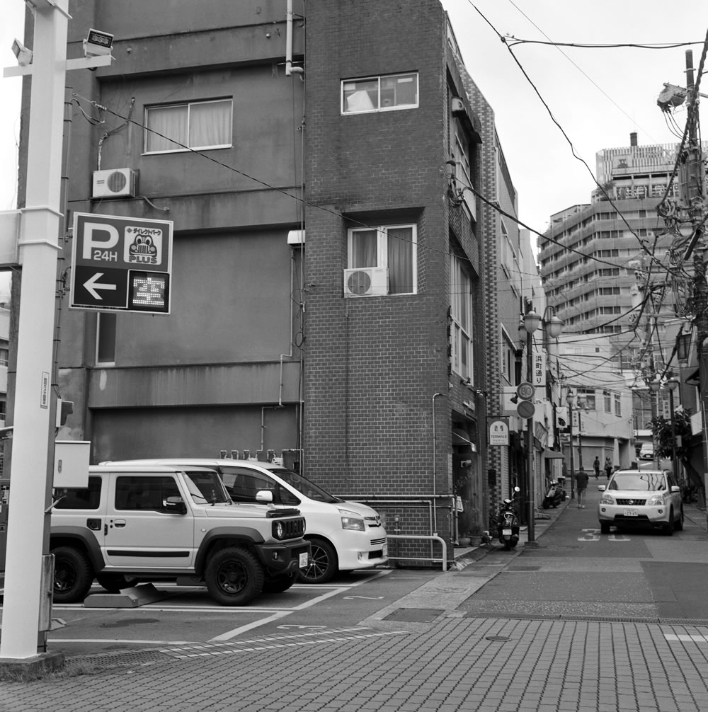 ジムニーで熱海までドライブ｜ROLLEIFLEX 3.5F + Kentmere 400