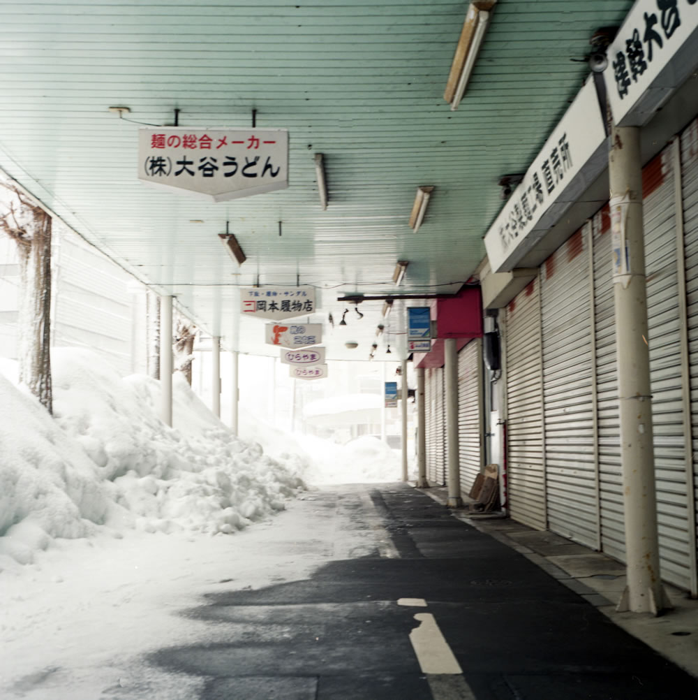 雪国にアーケードが必要な理由がよく分かりました｜ROLLEIFLEX 3.5F + KODAK GOLD 200