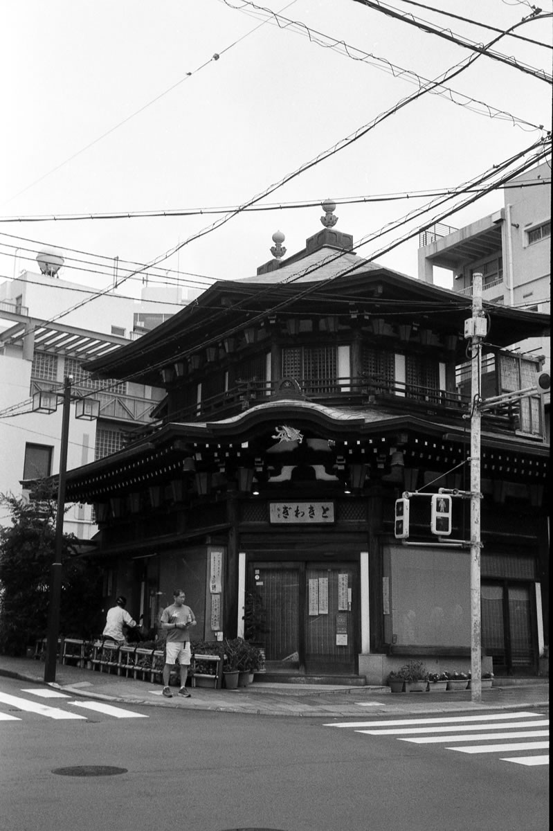 「熱海 本家ときわぎ」はこの建物｜Rollei 35S + MARIX 400