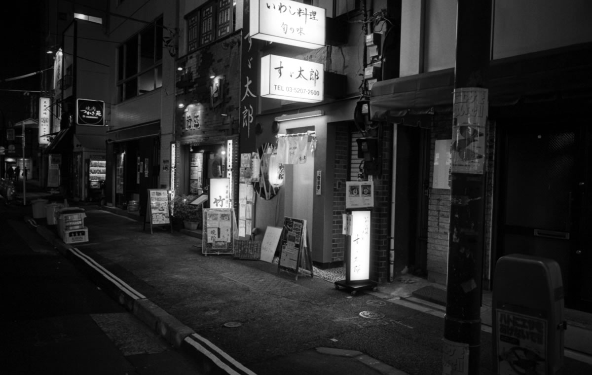 神田はだいたい美味い店しかない｜Leica M3 + SUMMARON-M f5.6/28mm + ILFORD HP5 PLUS