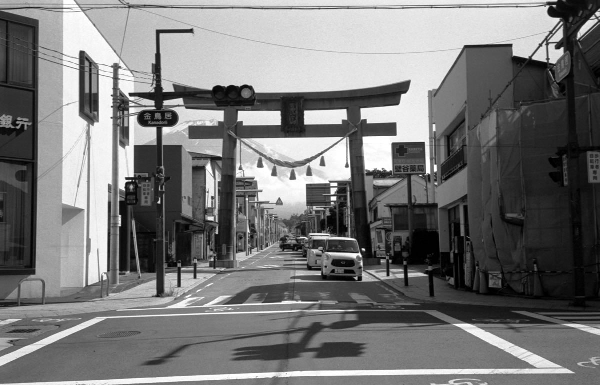 有名なインスタスポット（のちょっと奥）｜Rollei 35S + Fomapan 400 Action