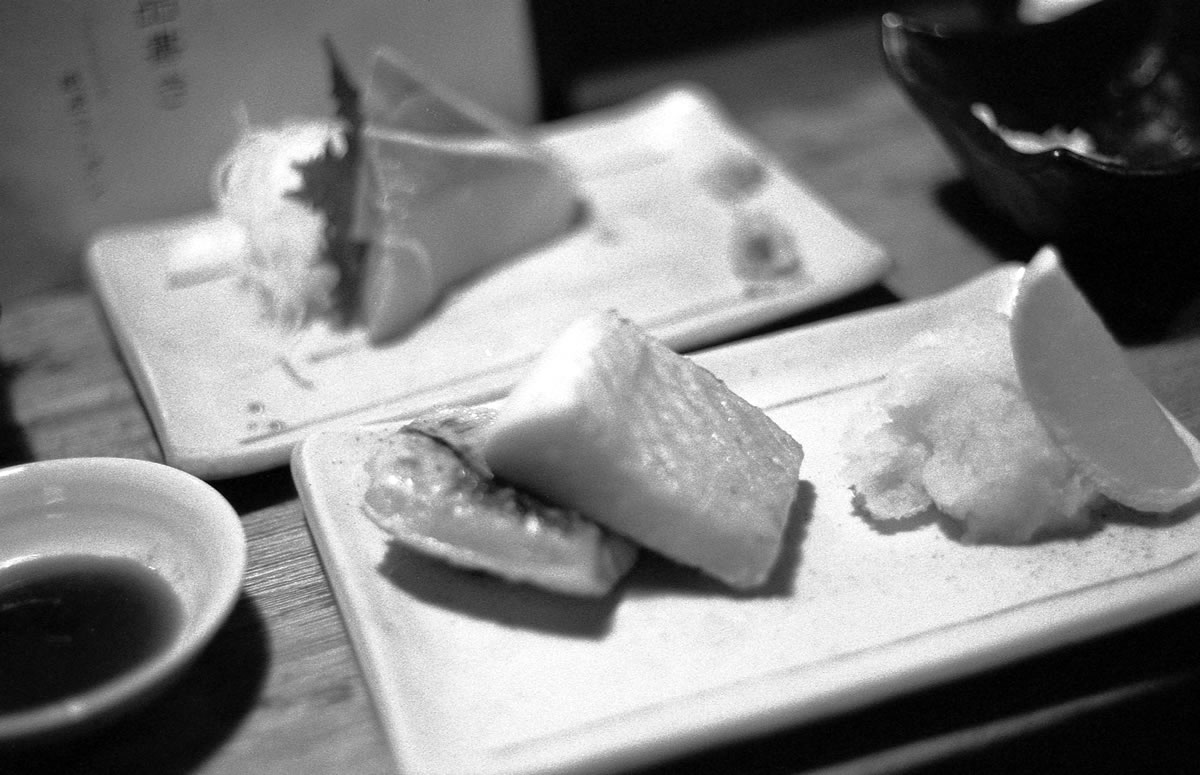 マルギンの魚がとにかく美味しい｜Leica M5 + DR Summicron 1:2/50mm + Fomapan 400 Action