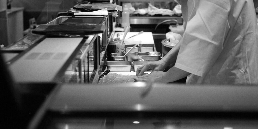 2023年元旦の酒場放浪記|Leica M5 + DR Summicron 1:2/50mm + Fomapan 400 Action