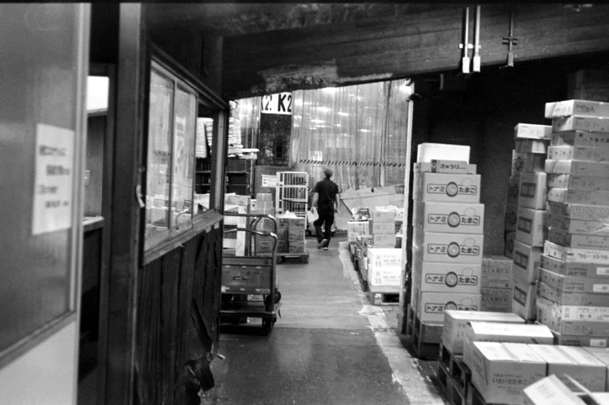 淀橋市場に来るのは初めて｜Leica M3 + DR Summicron 1:2/50mm + Marix 400